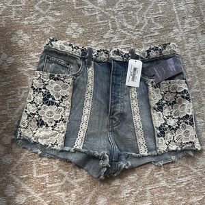 Camar denim shorts with white flowers